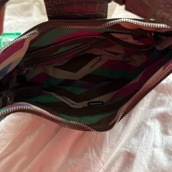 GUESS SHOULDER BAG - Picture 4 of 5